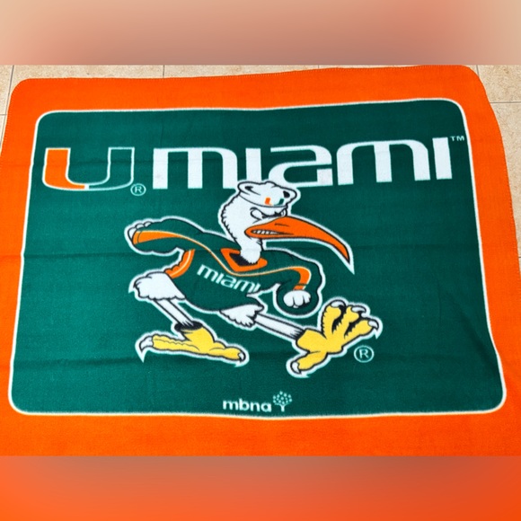 University of Miami Fleece Blanket. - Picture 3 of 7